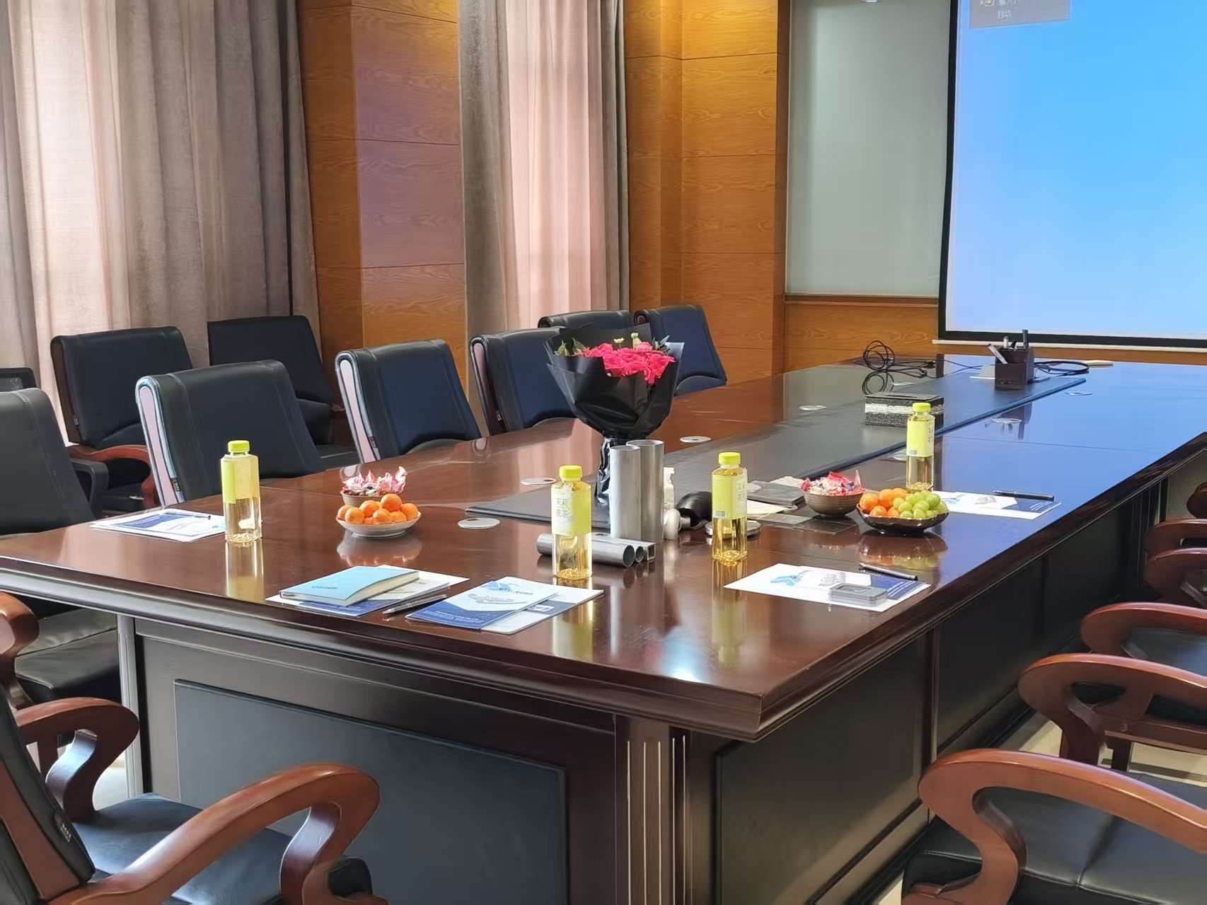 First Meeting with a Russian Client in China in 2026: Discussing Future Cooperation