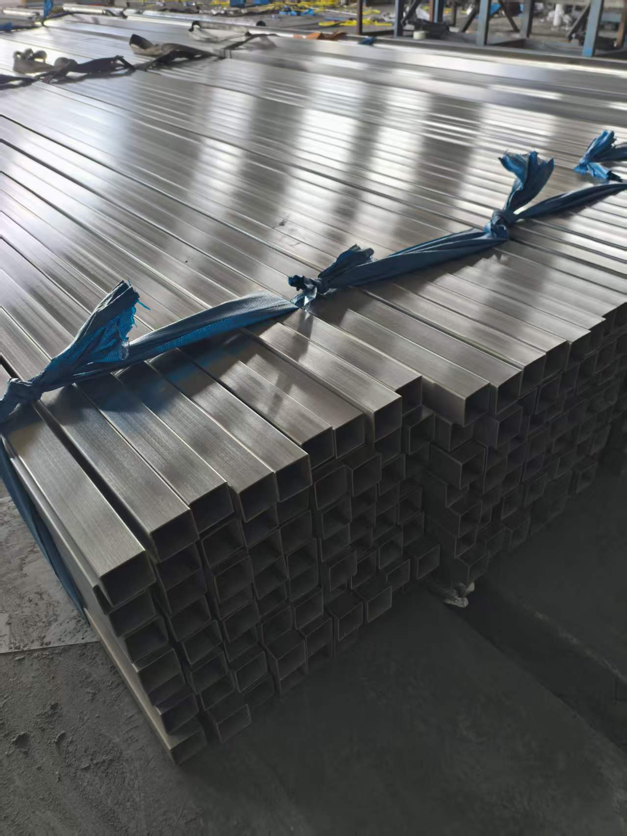 Stainless Steel Profile Pipes: Customer Inspects Quality Before Shipment